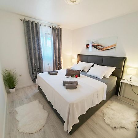 Apartment Toni With Private Parking Задар Экстерьер фото